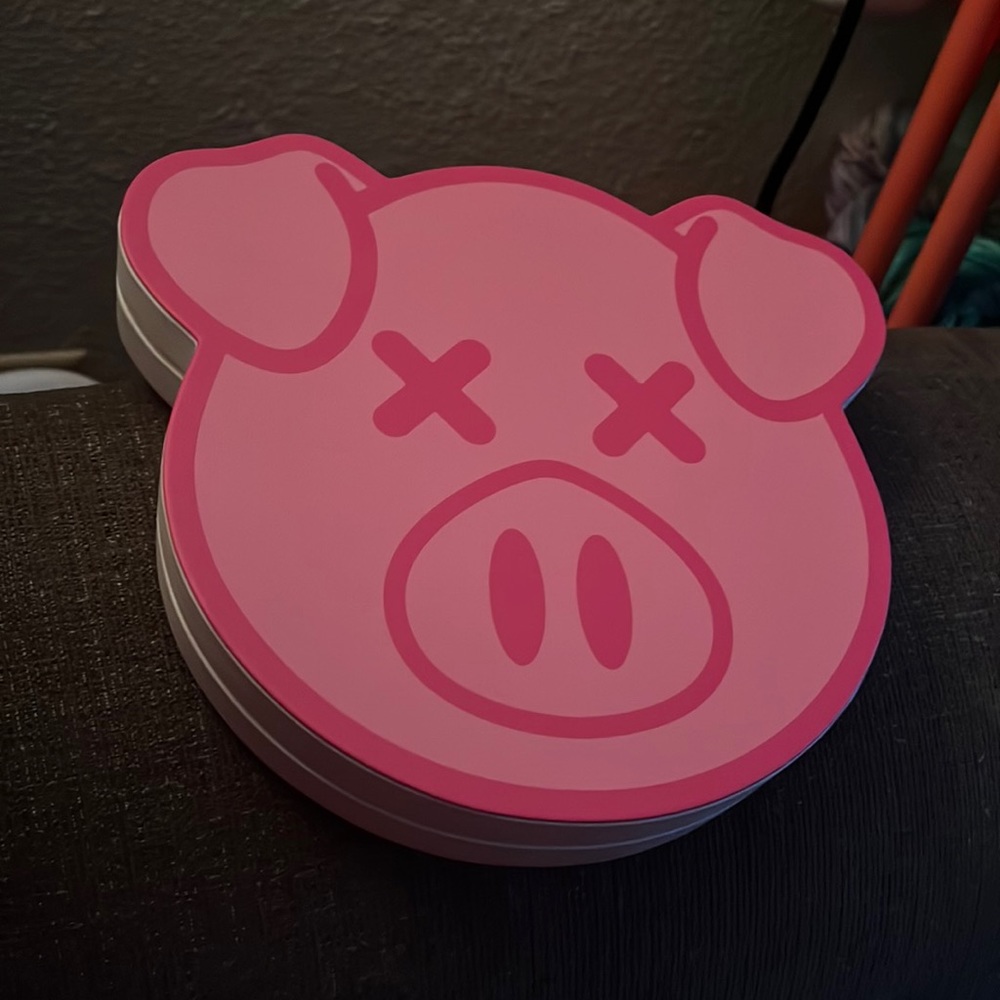 BNIB Jeffree Star x Shane Dawson pig